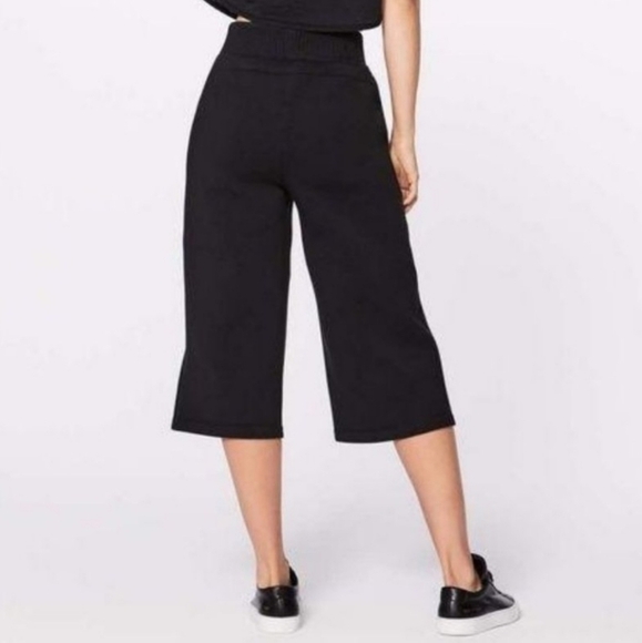 lululemon athletica Black Cropped Pants - Picture 2 of 11